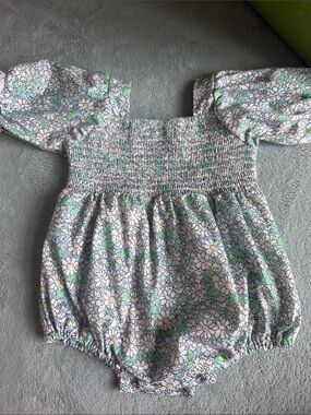 Smocked Floral Puff-Sleeve Baby One-Piece in Mint